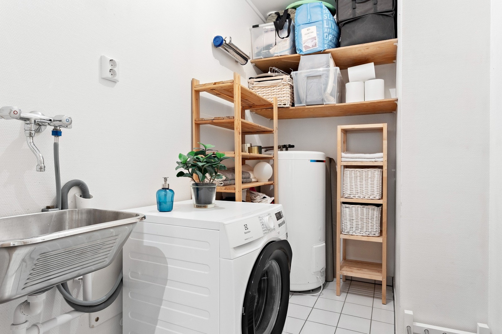 I tilknytning til entréen har du et praktisk vaskerom på 3,5 kvm. Galleribilde