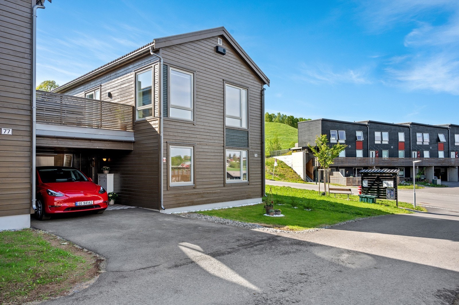 Jonas Ekse Hovland v/ Eiendomsmegler Krogsveen har gleden av å presentere Trygve Haavelmos vei 79! Foto: Peter Futo/Cool Pics AS Galleribilde