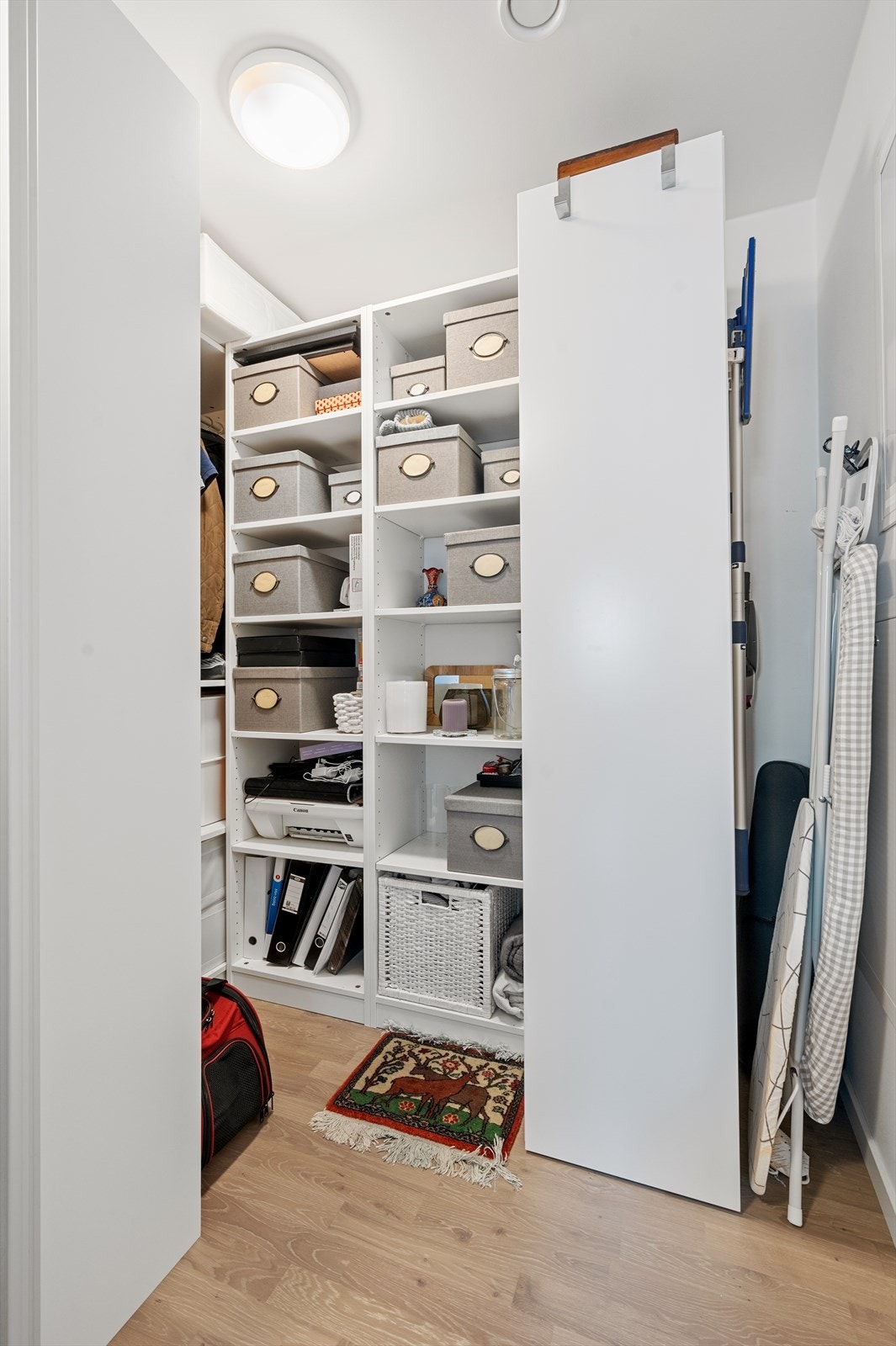 Rikelig med oppbevaringsplass. Galleribilde