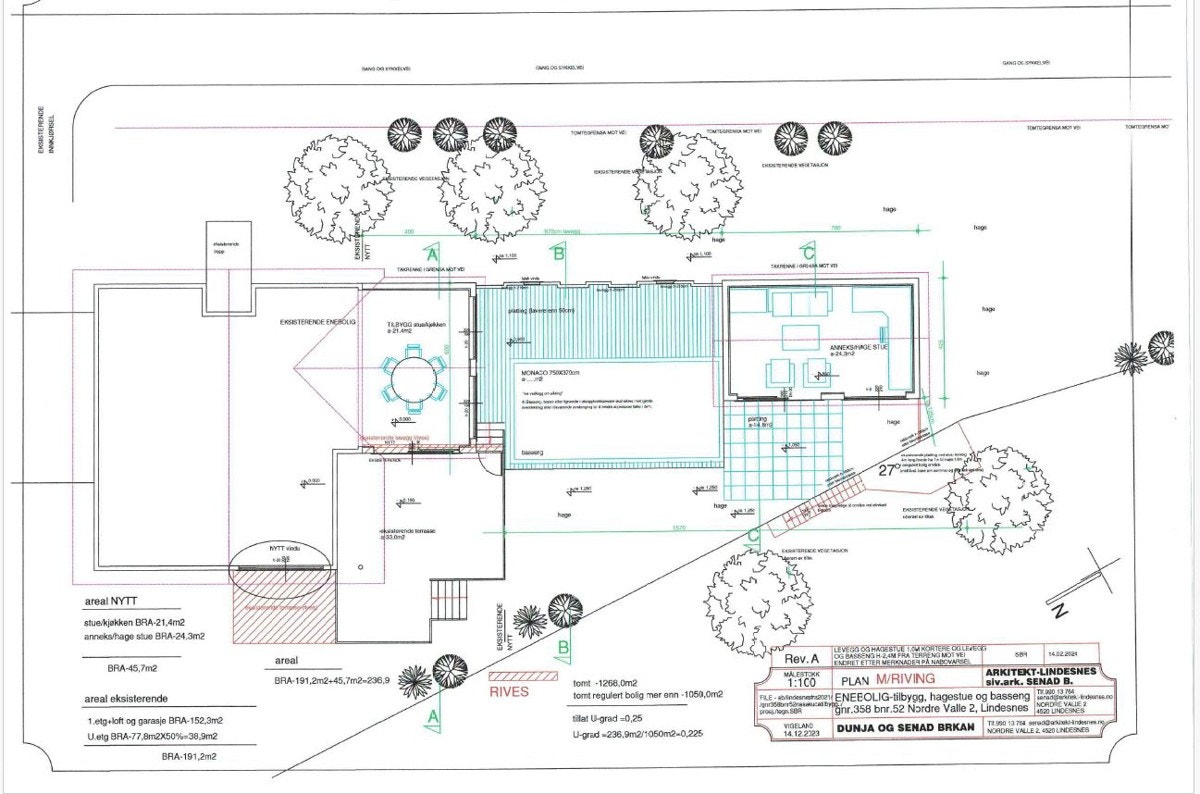 Godkjent plan. Det foreligger tillatelse til tilbygg med utvidet stue, terrasse, basseng, hagestue og levegg fra 13.05.2024. Galleribilde