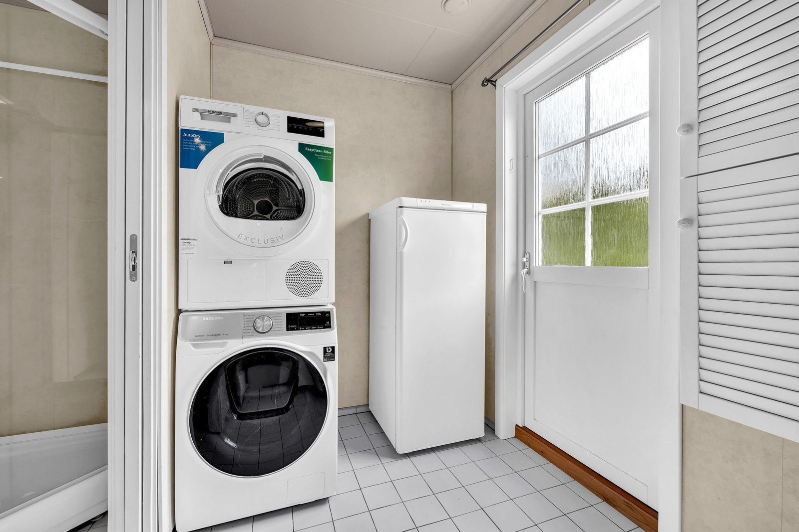 Det er også plass og opplegg til både vaskemaskin og tørketrommel. Galleribilde