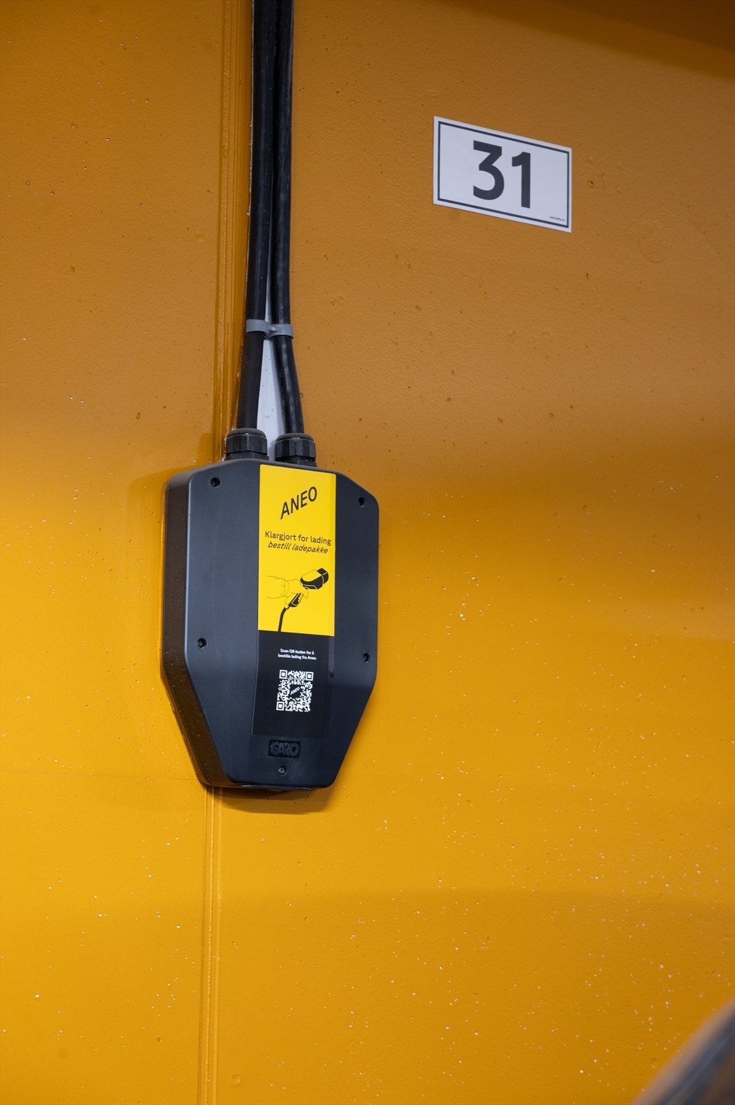 Det er lagt opp til enkel tilknytning for elbillader (eget abonnement hos Aneo) Galleribilde