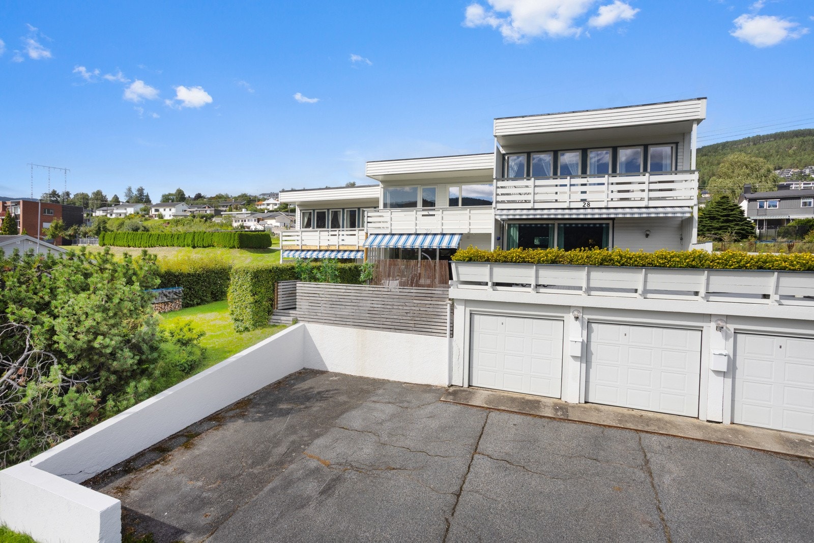 Garasje nummer 2 tilhører boligen Galleribilde