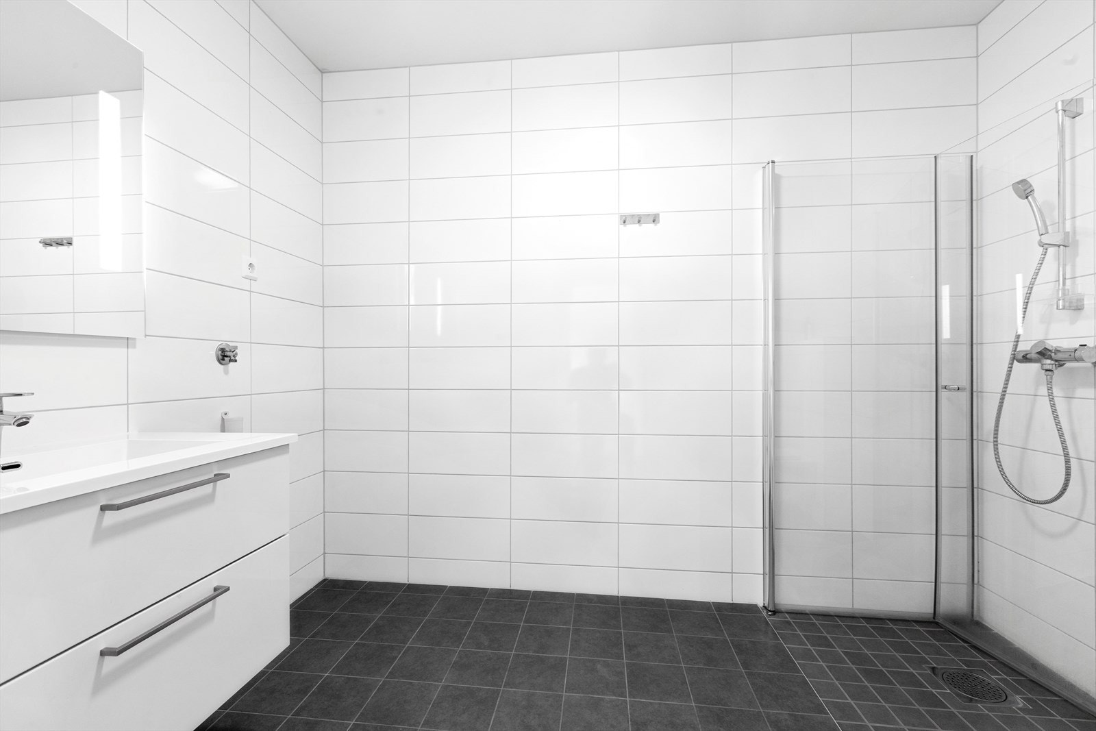 Bad i underetasjen har også opplegg for vaskemaskin Galleribilde