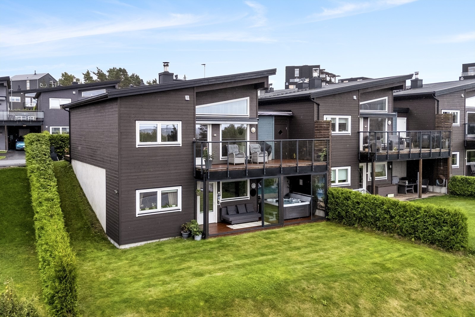 Velkommen til Troppsveien 8, presentert av Ardiana Gashi v/Dnb Eiendom Galleribilde