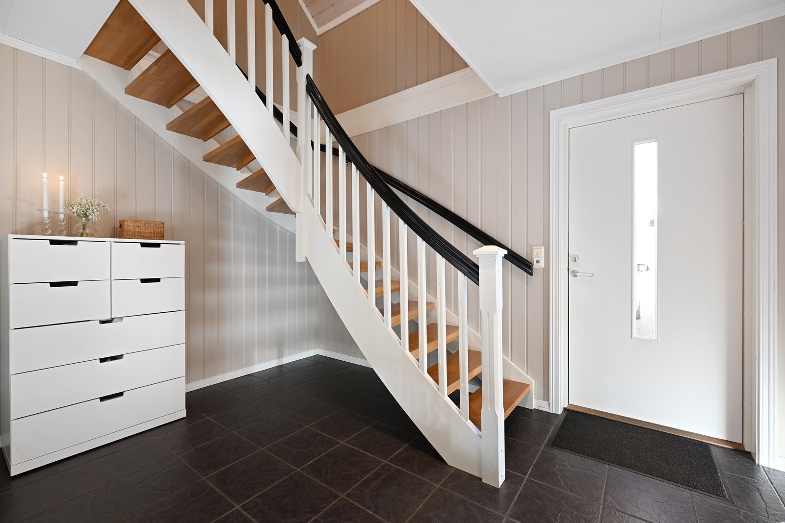 Romslig hall/gang Galleribilde