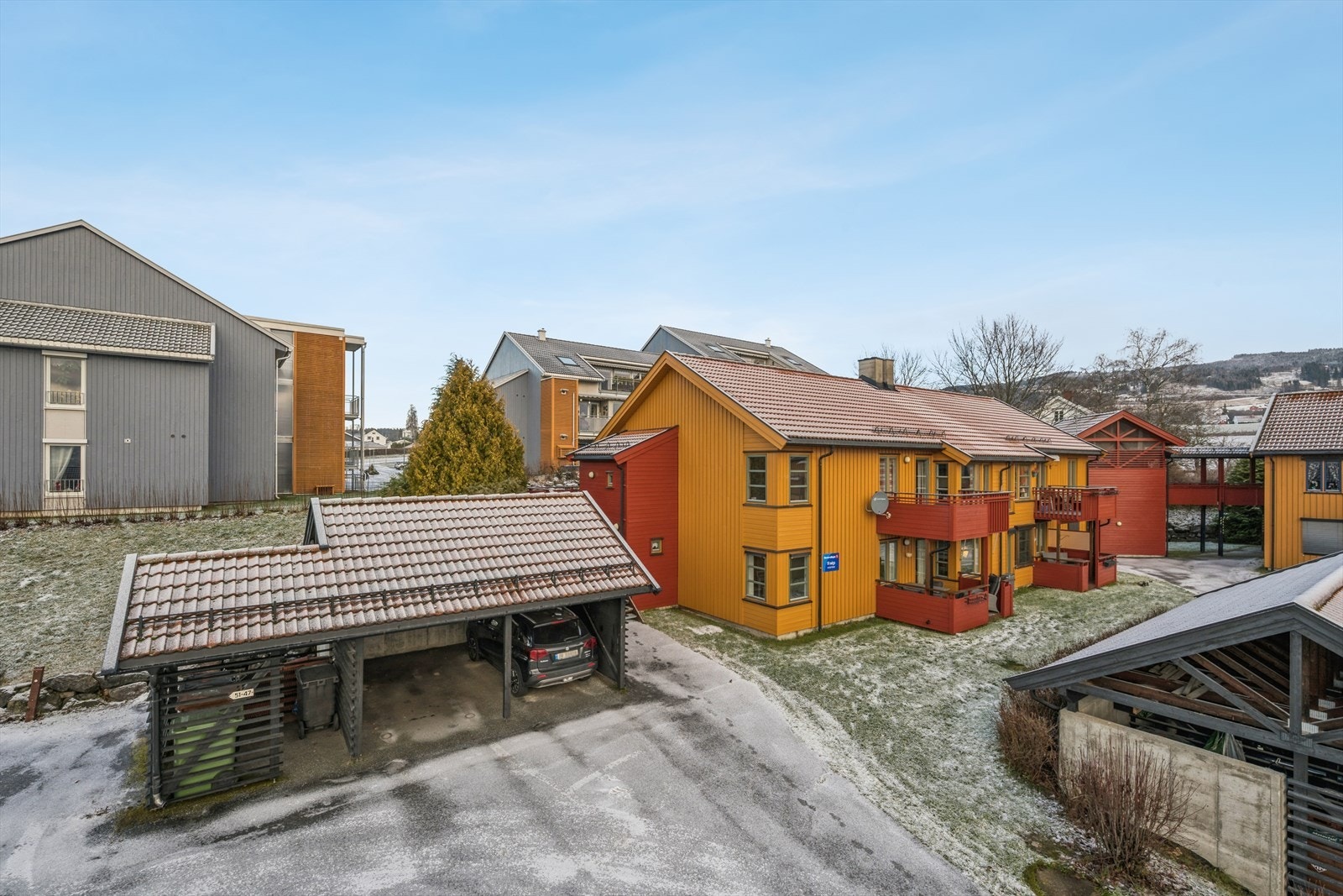 Leiligheten ligger i byggets første etasje med inngang fra bakkeplan Galleribilde