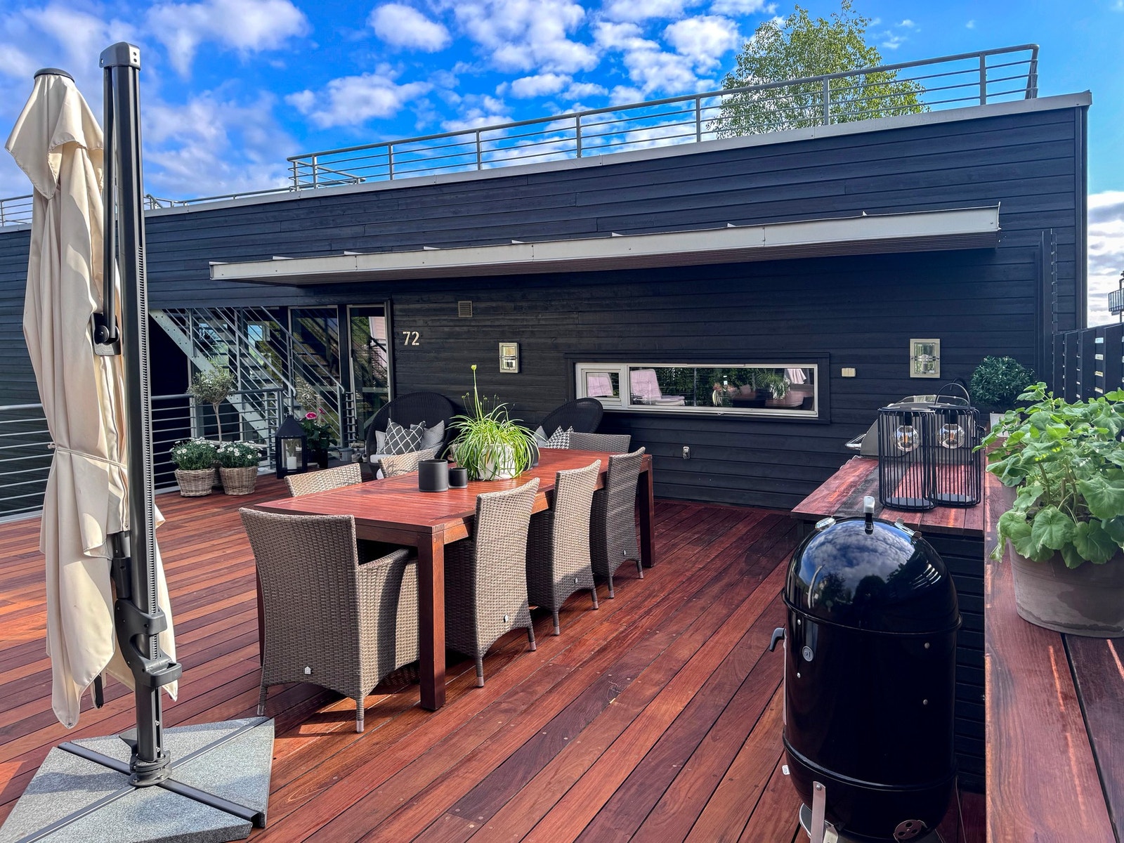 Takterrassen har rikelig plass for møblering i soner Galleribilde