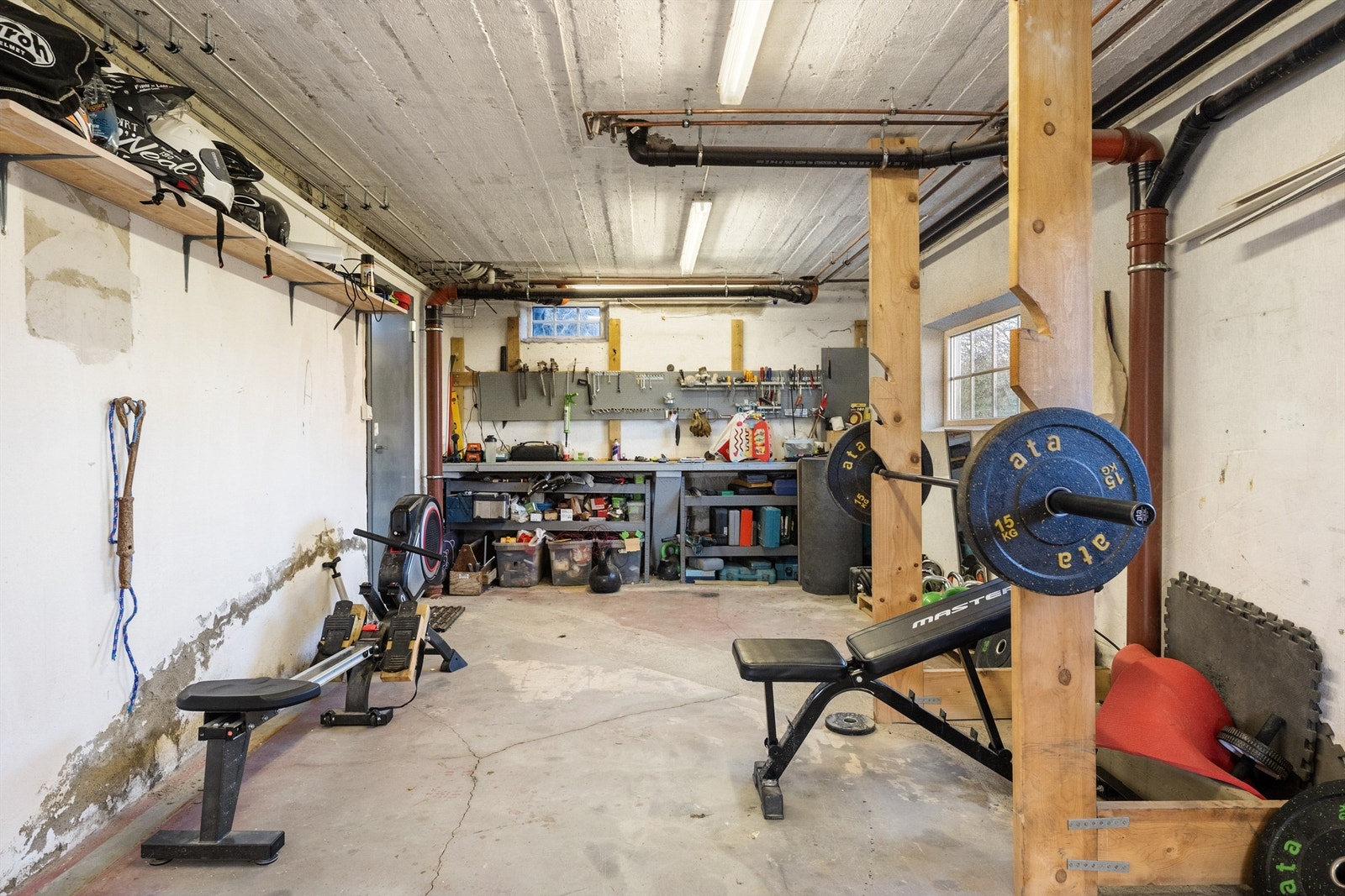 Kjelleren inneholder boder og et stort hobbyrom med mange bruksmuligheter. Galleribilde