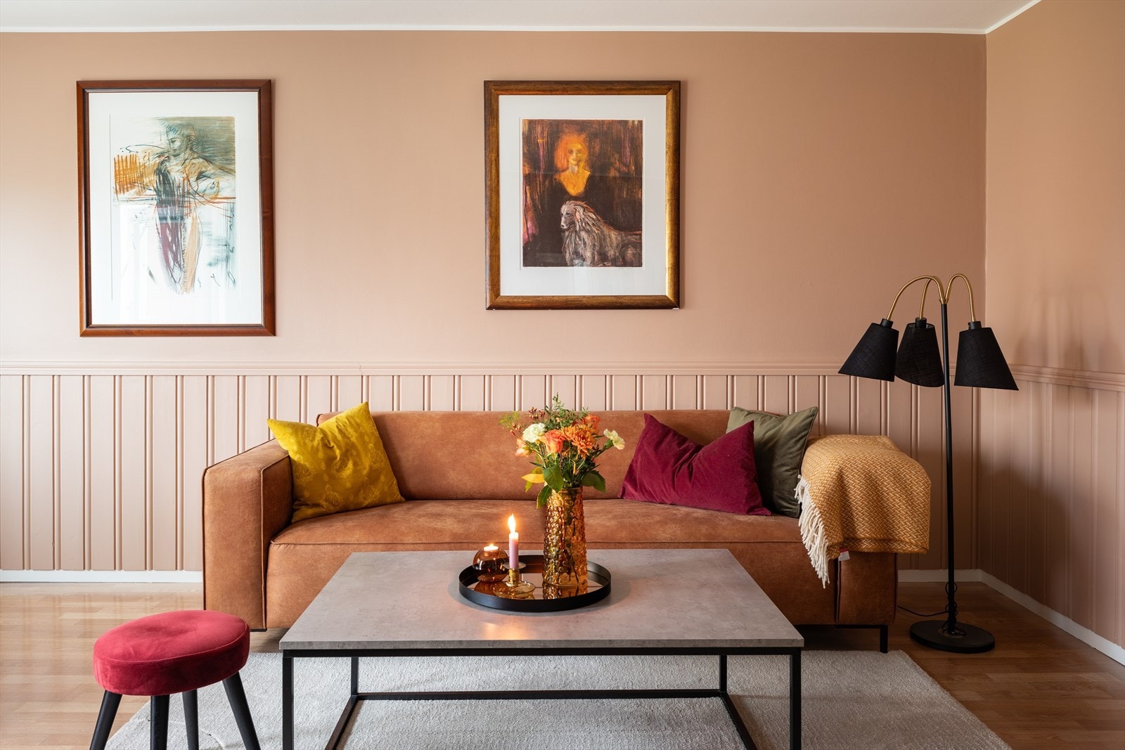 Den attraktive beliggenheten på Sverresborg byr på umiddelbar nærhet til Bymarka og et bredt utvalg av servicefasiliteter, som blant annet dagligvarebutikker, kjøpesenter, barnehage og skole. Galleribilde