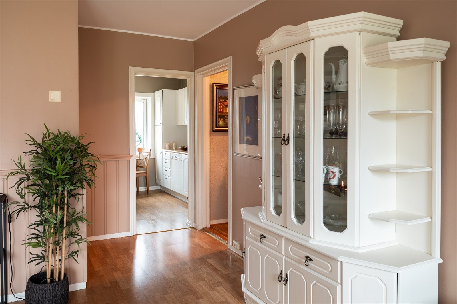 Borettslaget har gjort en rekke oppgraderinger med blant annet, rørfornying i 2010 og rehabilitert pipe i 2016. Galleribilde