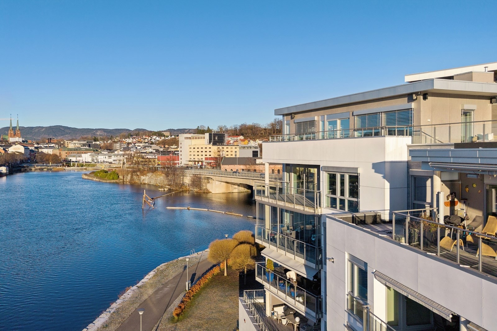 Spektakulær beliggenhet i første linje Galleribilde