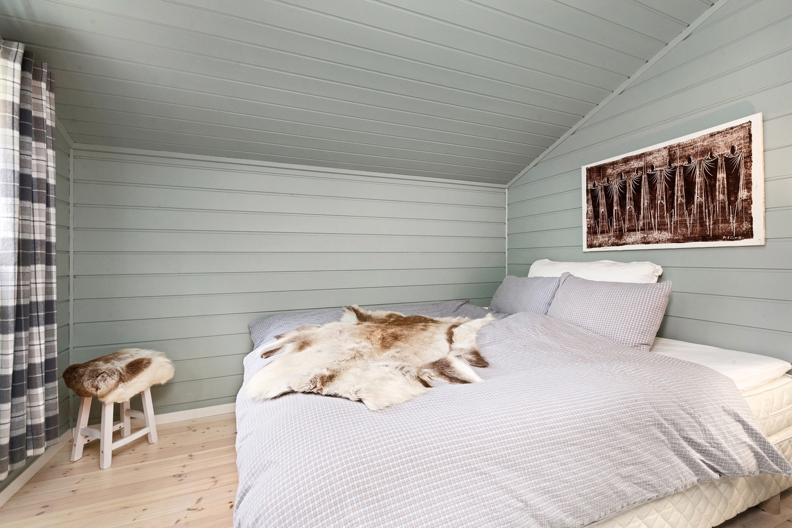 Det er to soverom i hytta Galleribilde