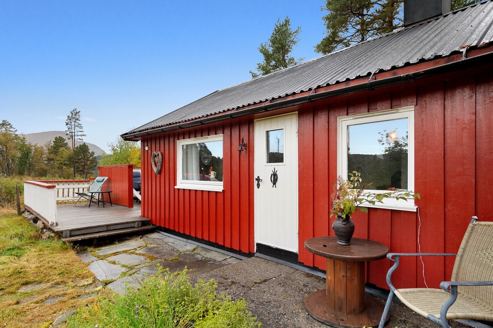 Fritidsbolig oppført ca 1973, senere tilbygd rundt slutten av 1980-tallet. Galleribilde