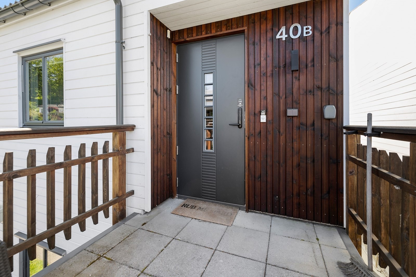 Boligen ligger sentralt til i Andebu med gangavstand til sentrum med butikker, skole, barnehage og kollektivtrafikk. Galleribilde