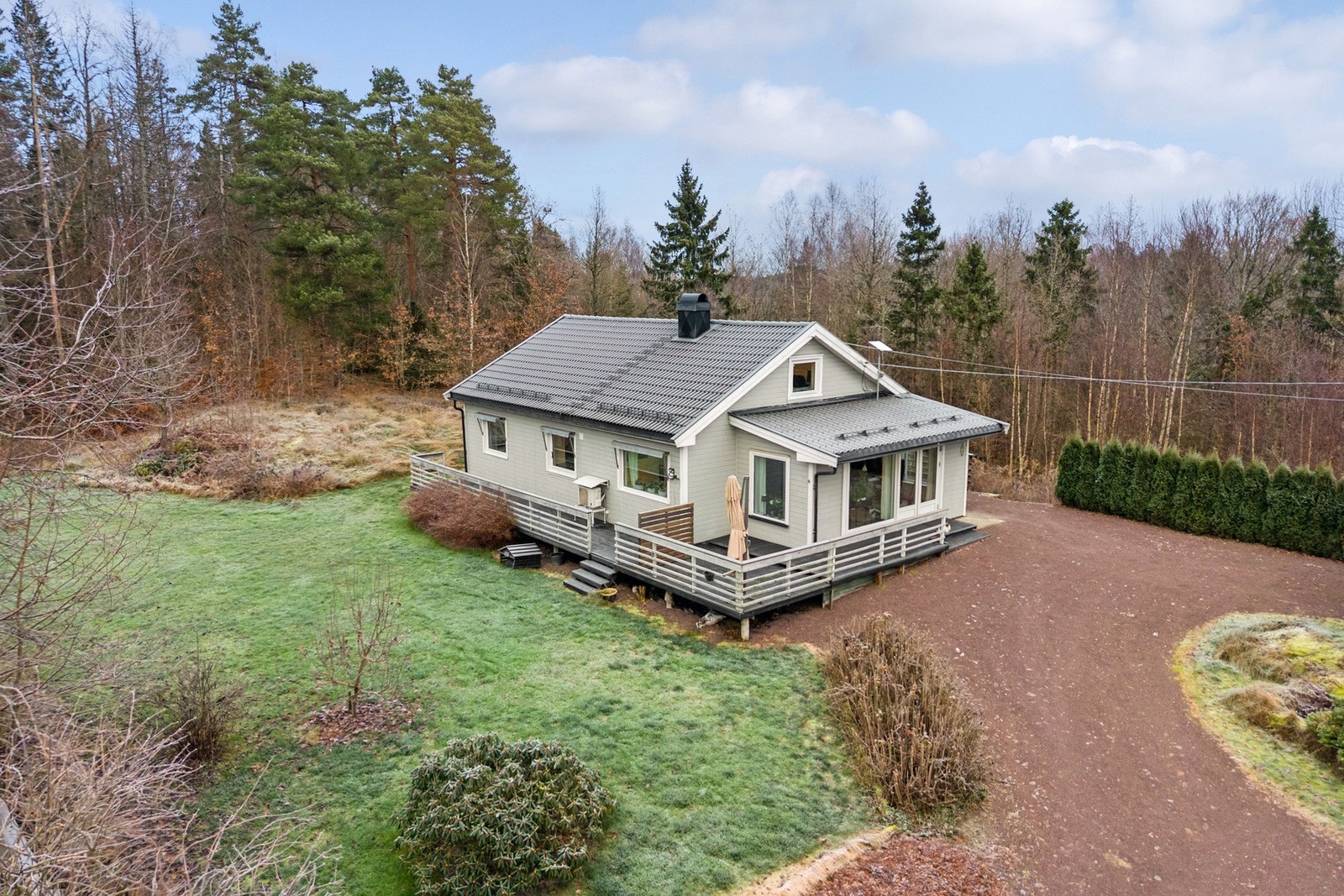 Tomt på ca. 2 mål med svært gode solforhold og masse boltreplass Galleribilde