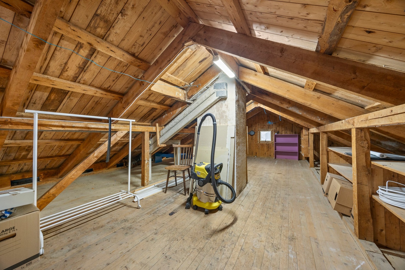 Loft med lagringsmuligheter Galleribilde