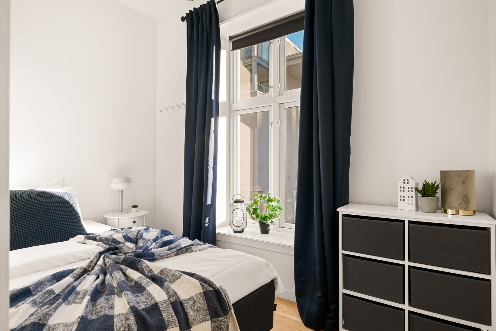 Arbeidsrom innredet som soverom Galleribilde