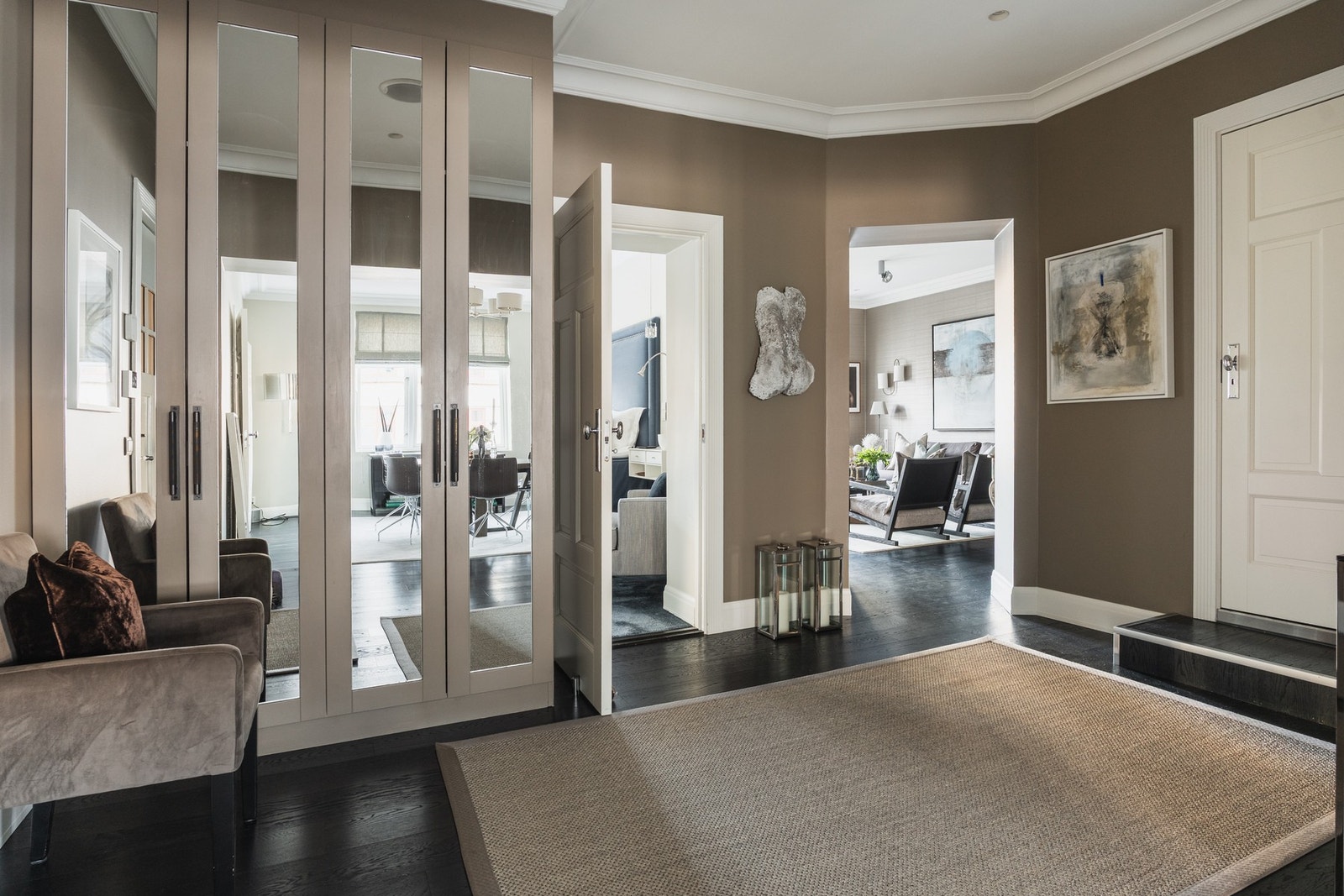 Veggflatene er malt i tidløse fargetoner. Galleribilde