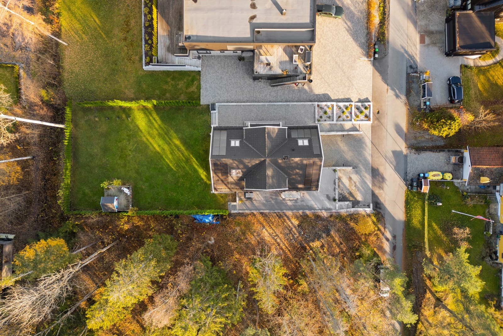 Margretes vei er en rolig gate med begrenset gjennomgangstrafikk, noe som gir et trygt miljø for både barn og voksne