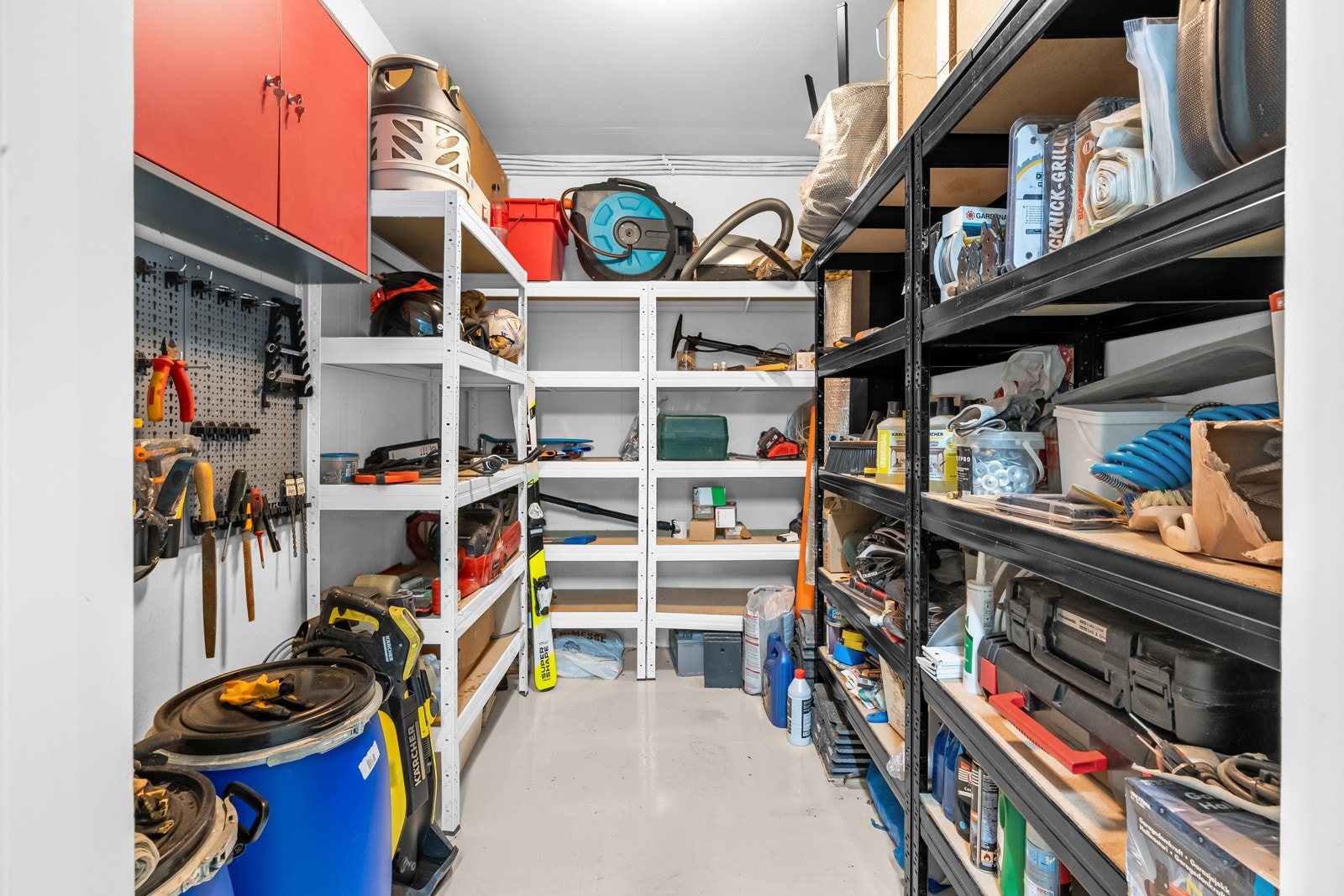 Større bod som gir godt med lagringsplass