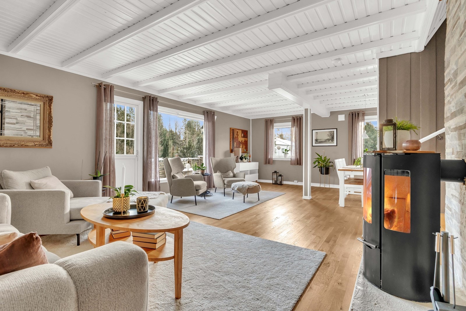 En sentral og innholdsrik leilighet i en flermannsbolig, med en fin beliggenhet på Skjetten! Galleribilde