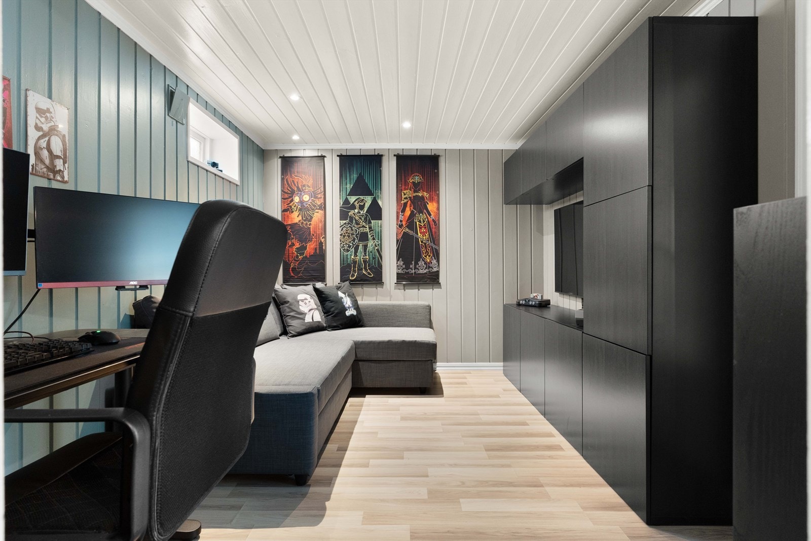 Fra kjøkkenet har du inngang til et rom som passer perfekt som kontor eller tv-stue! Galleribilde