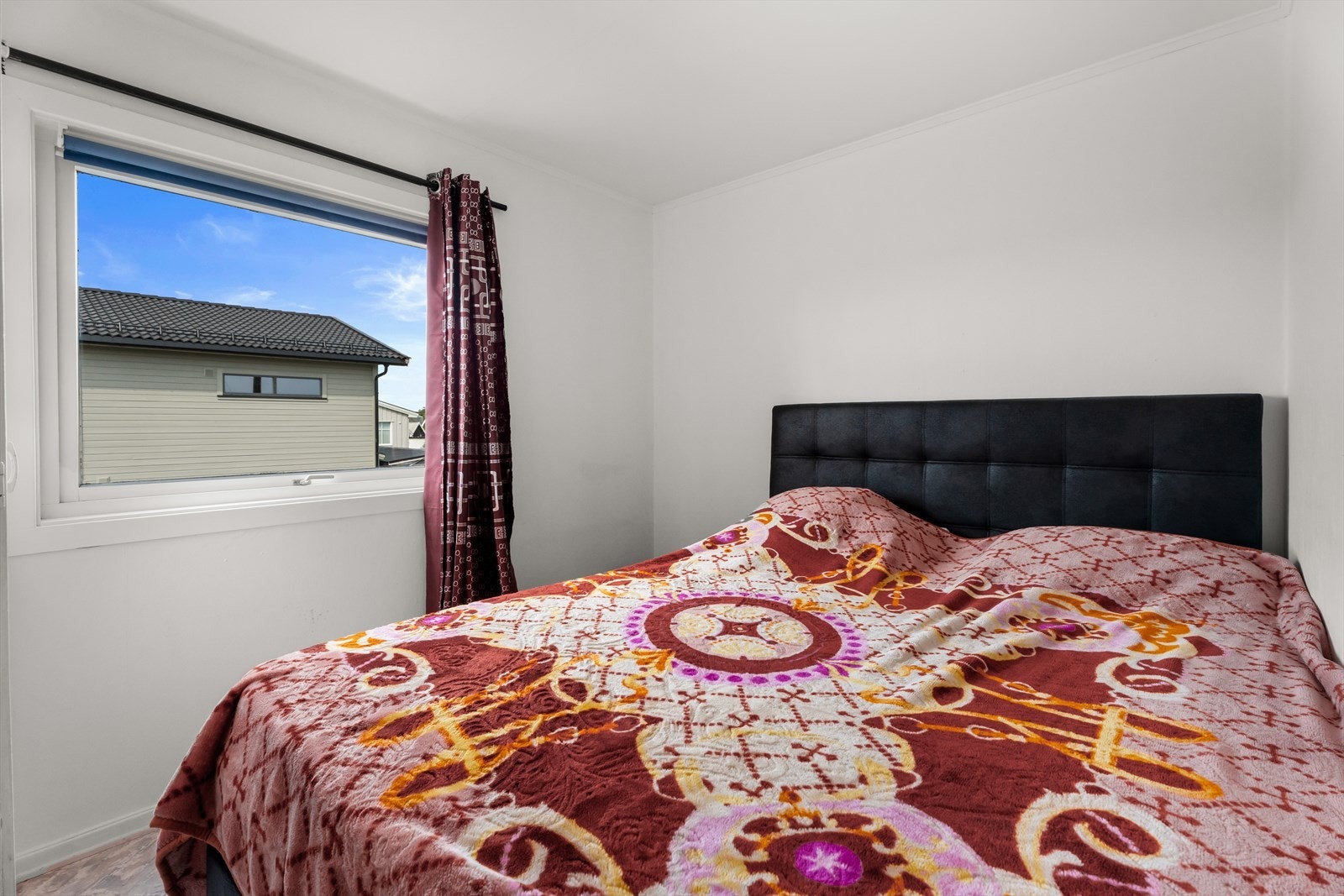 I denne etasjen finner du også et soverom, som i dag er møblert med dobbeltseng Galleribilde