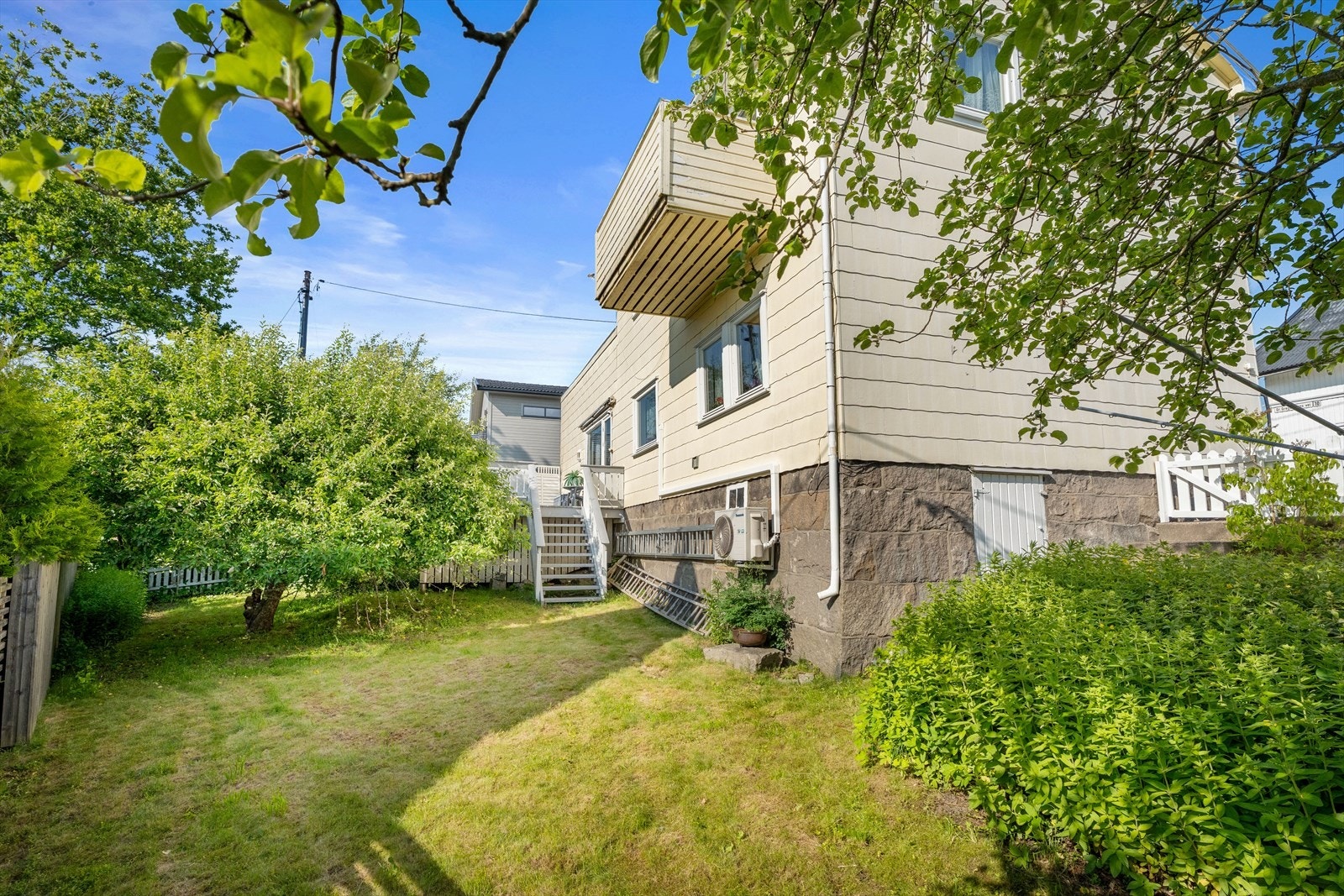 Enebolig i etablert boligområde sentralt Østsiden. Galleribilde