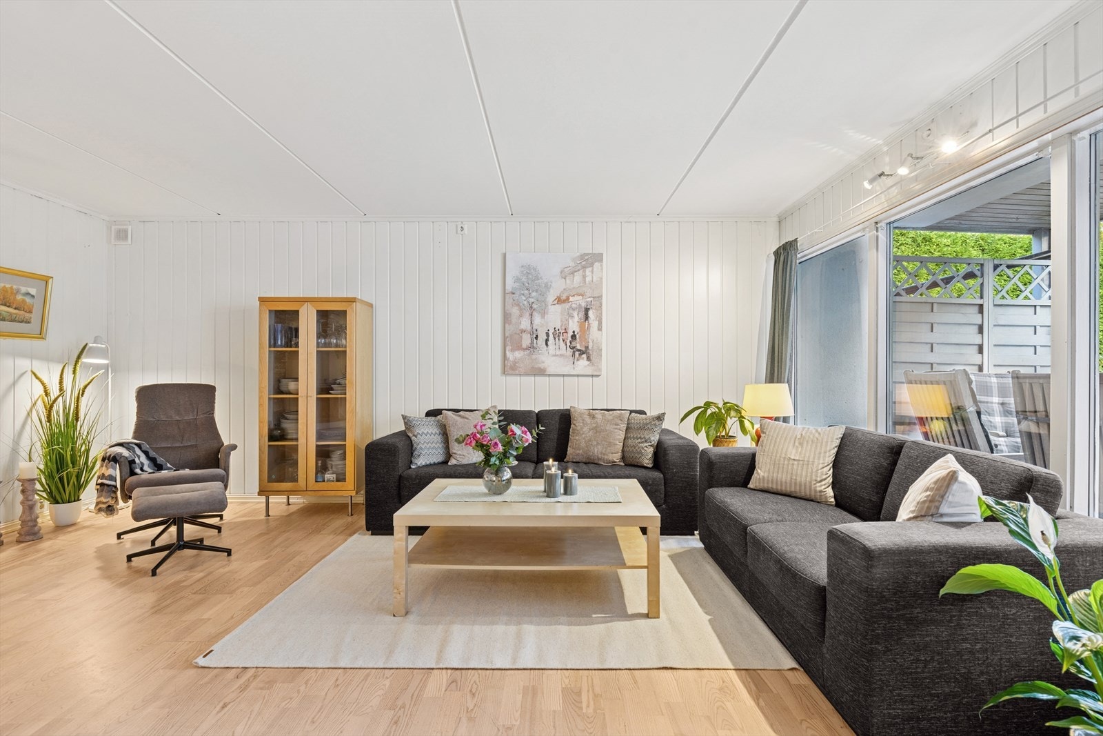 Her får du en romfølelse og atmosfære som passer både til hverdag og hyggelige sosiale sammenkomster. Galleribilde