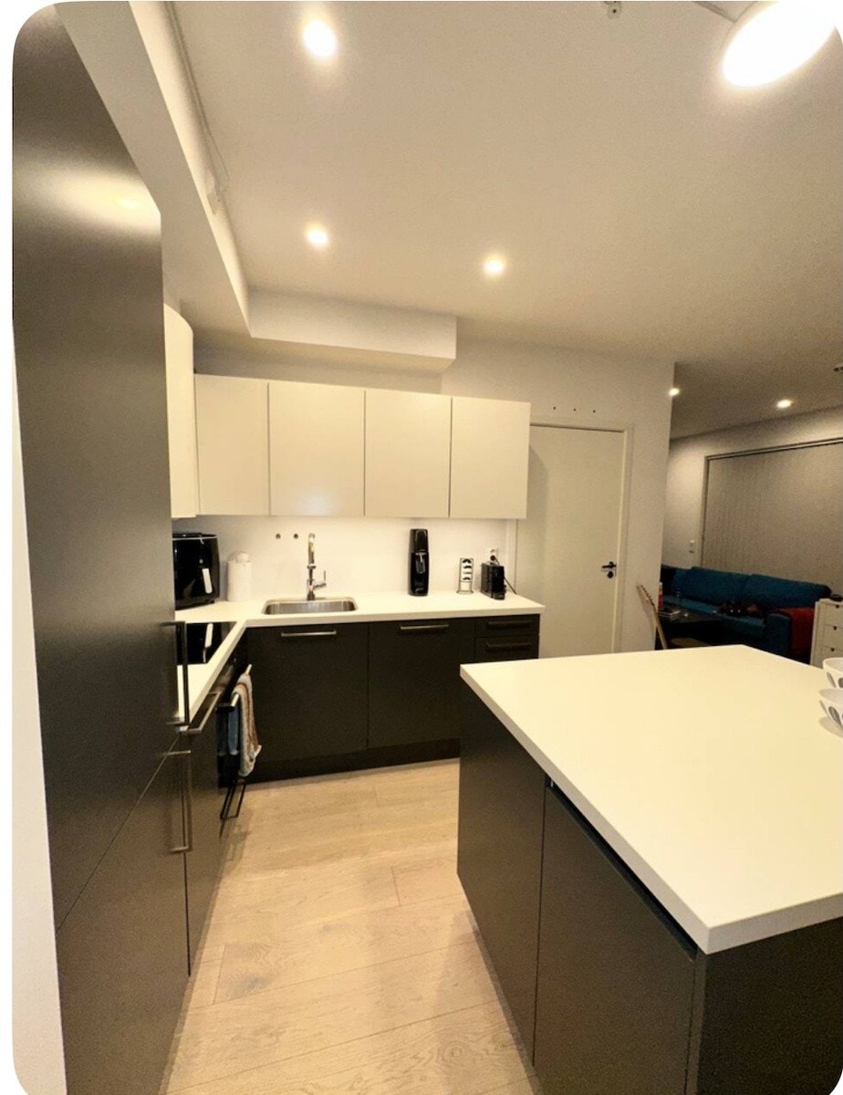 Kjøkken med øy Galleribilde