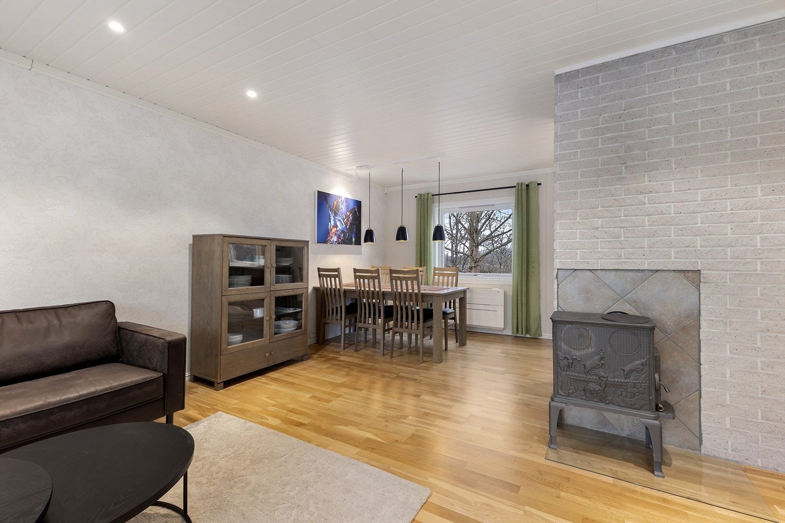 Stue i 2.etasje mot spisestue. Galleribilde