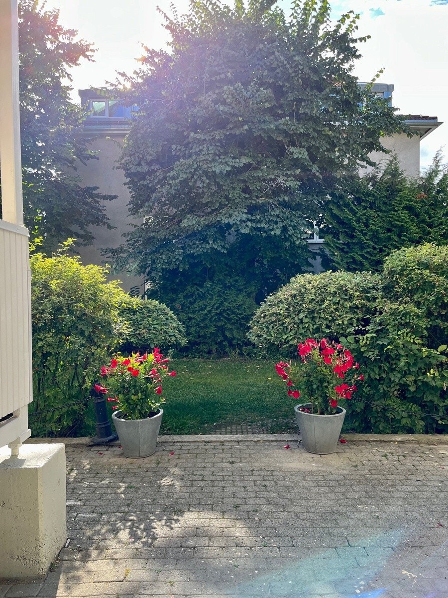 Inngang til hage og bakgård Galleribilde