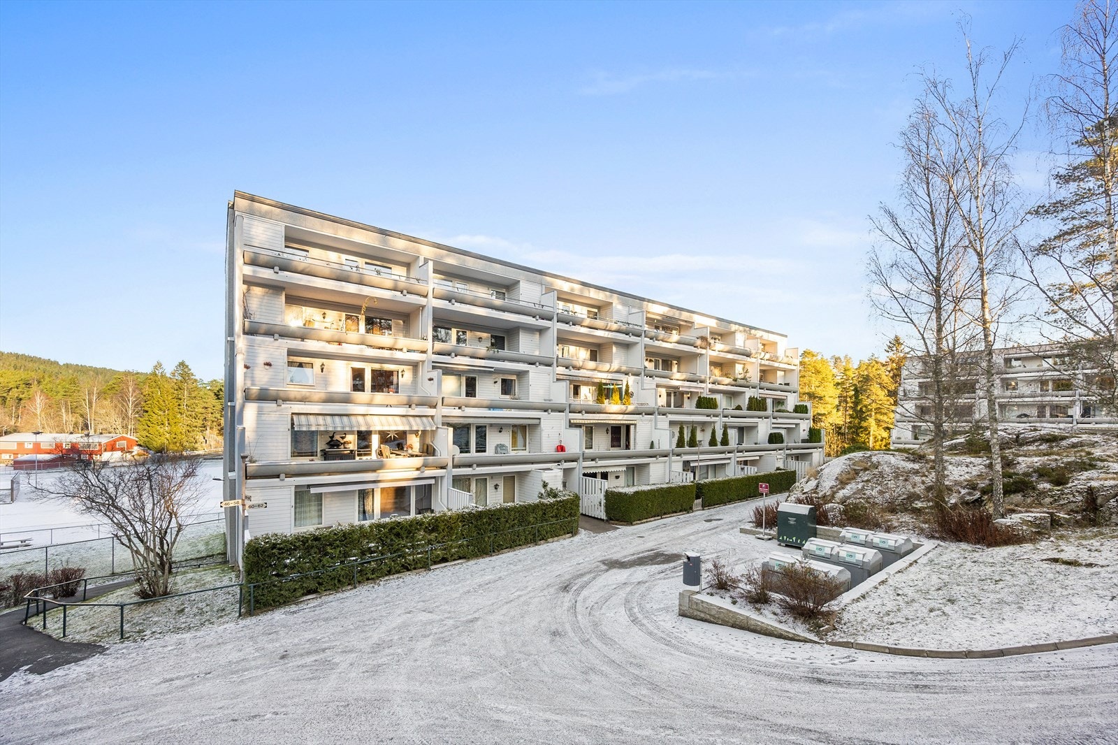 Leiligheten ligger i et veletablert borettslag som forvaltes av OBOS. Galleribilde