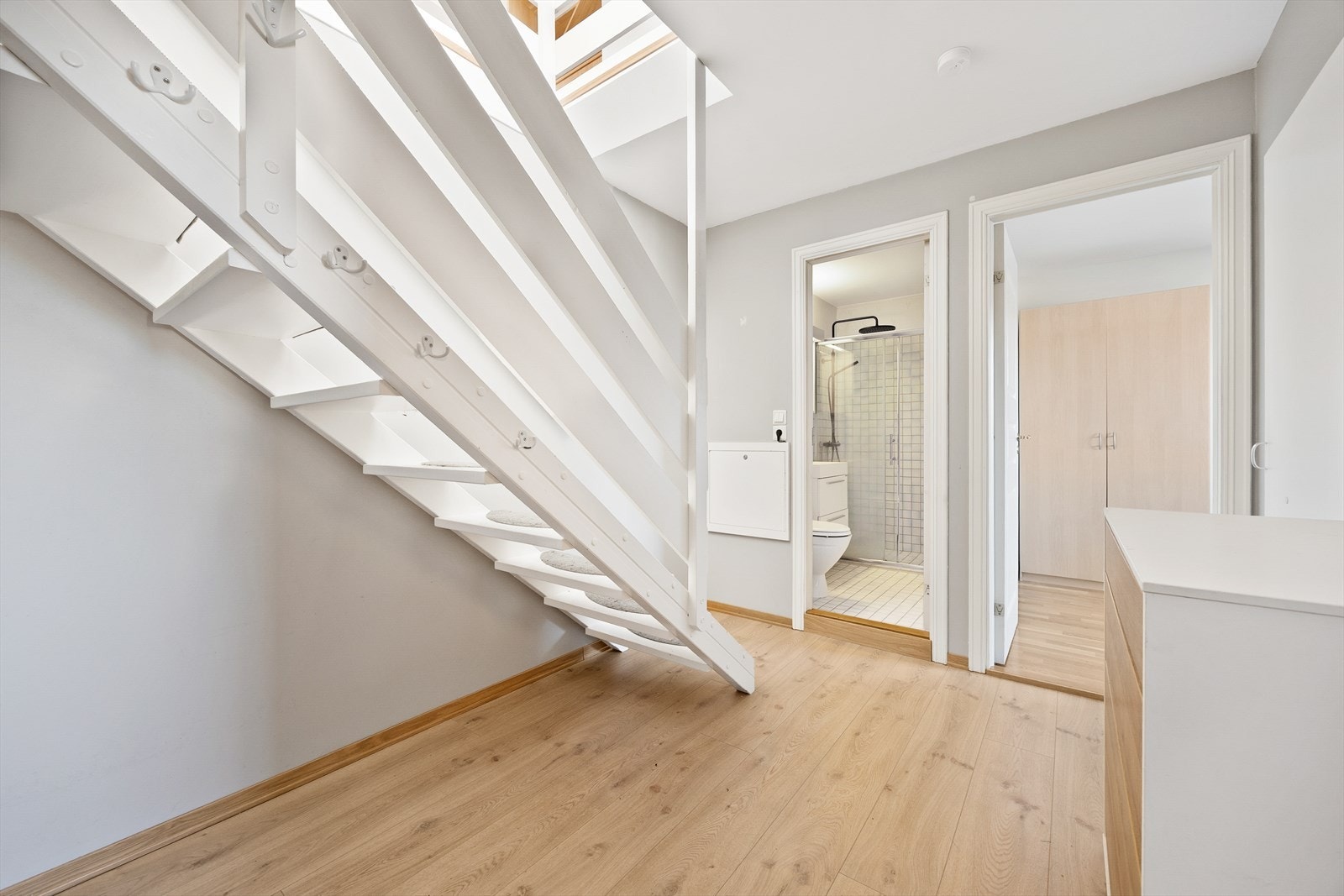 Vi tar trappen opp til hovedplanet i 5. etasje. Galleribilde