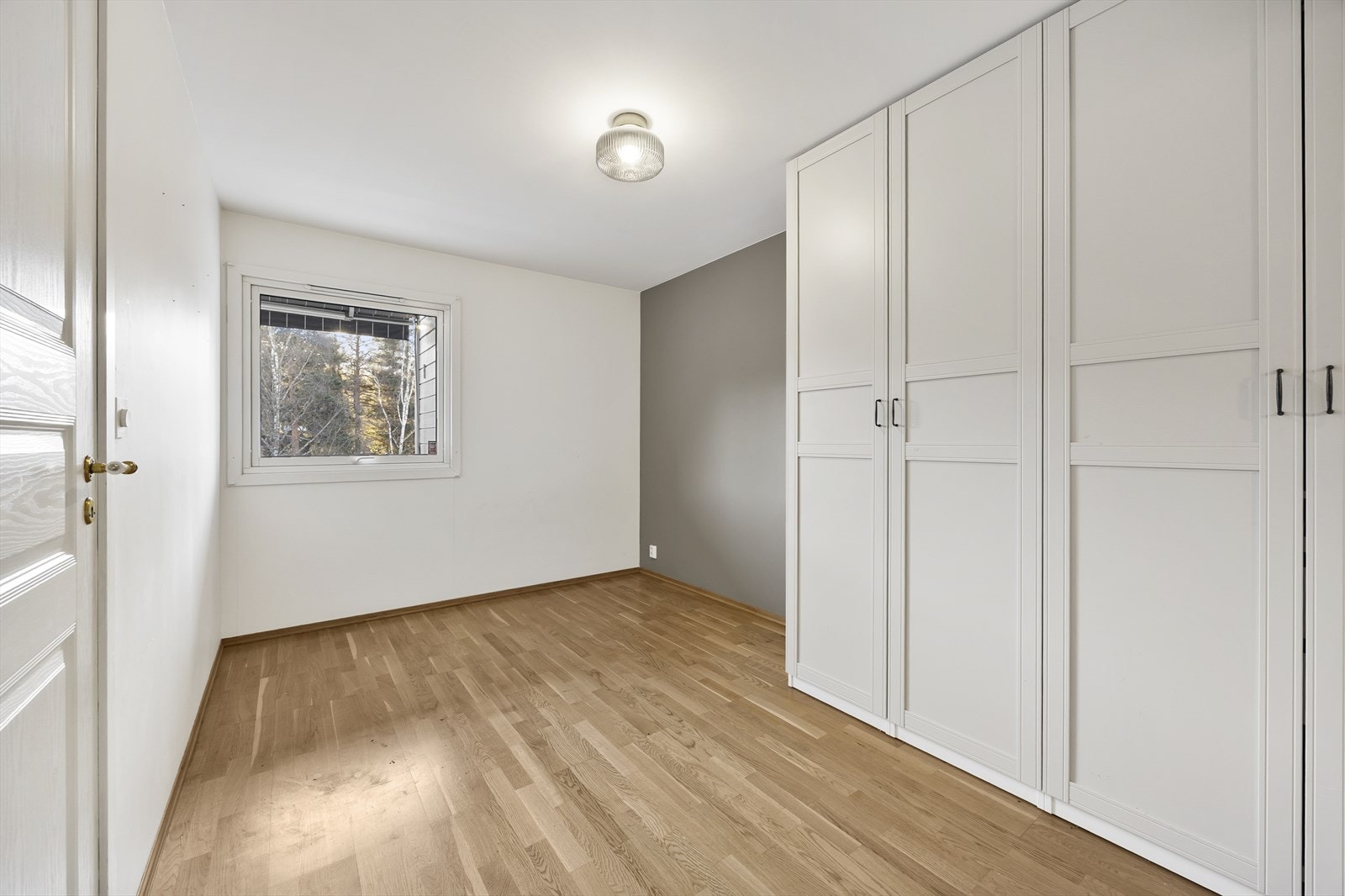 Hovedsoverommet i 5. etasje har god plass til dobbeltseng og en romslig garderobeløsning. Galleribilde