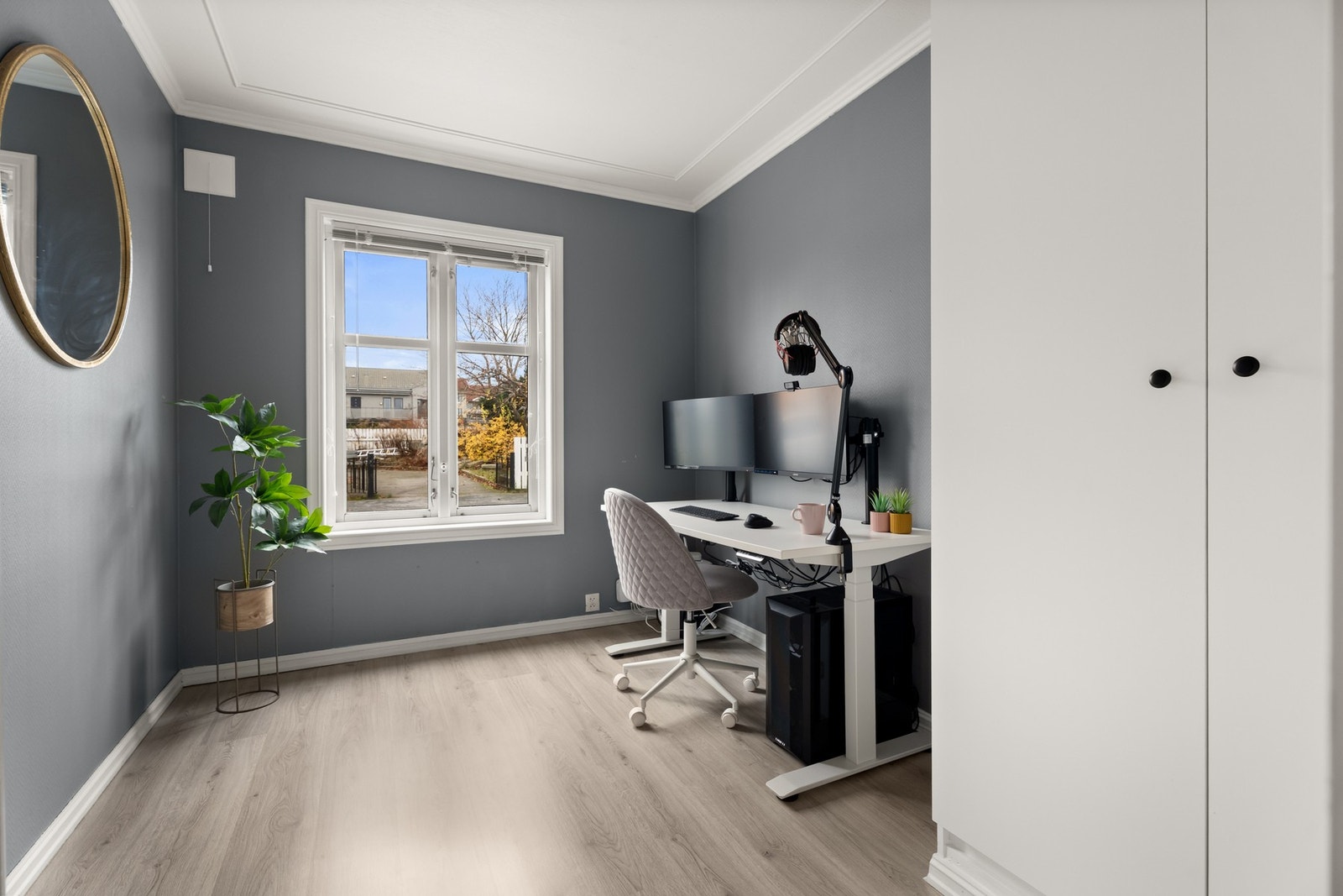 Pent soverom som i dag brukes til kontor. Galleribilde