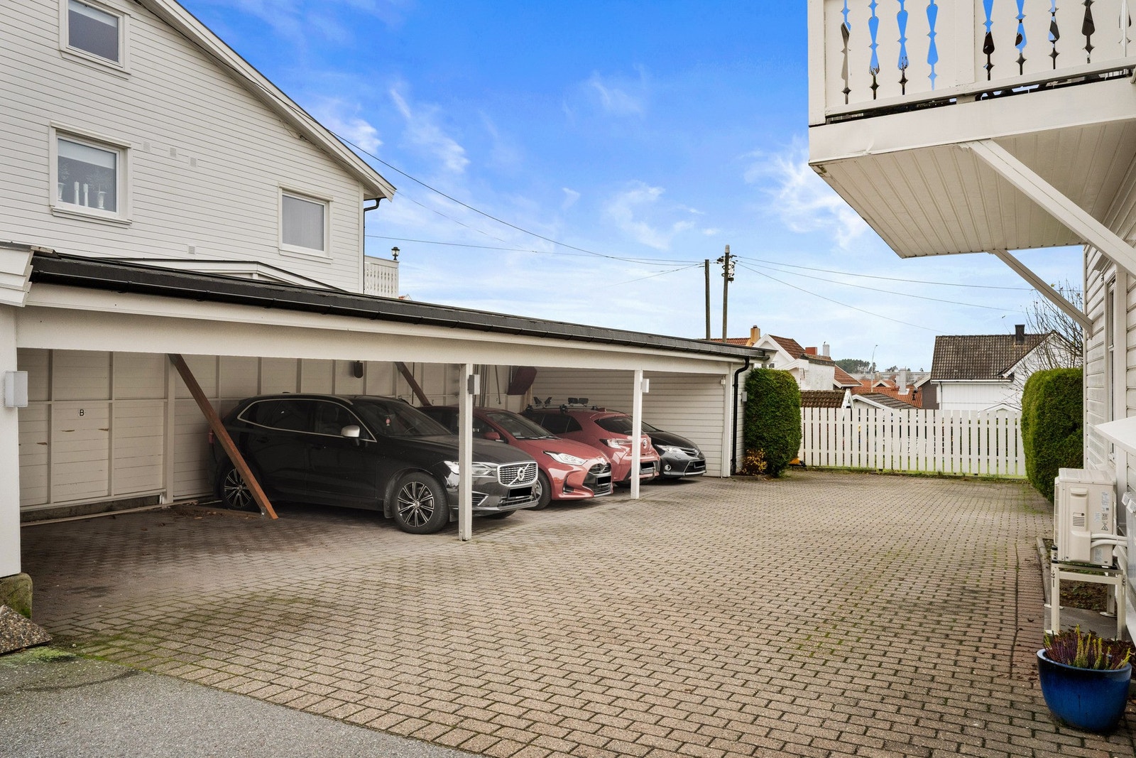 Egen privat plass i carport. Galleribilde