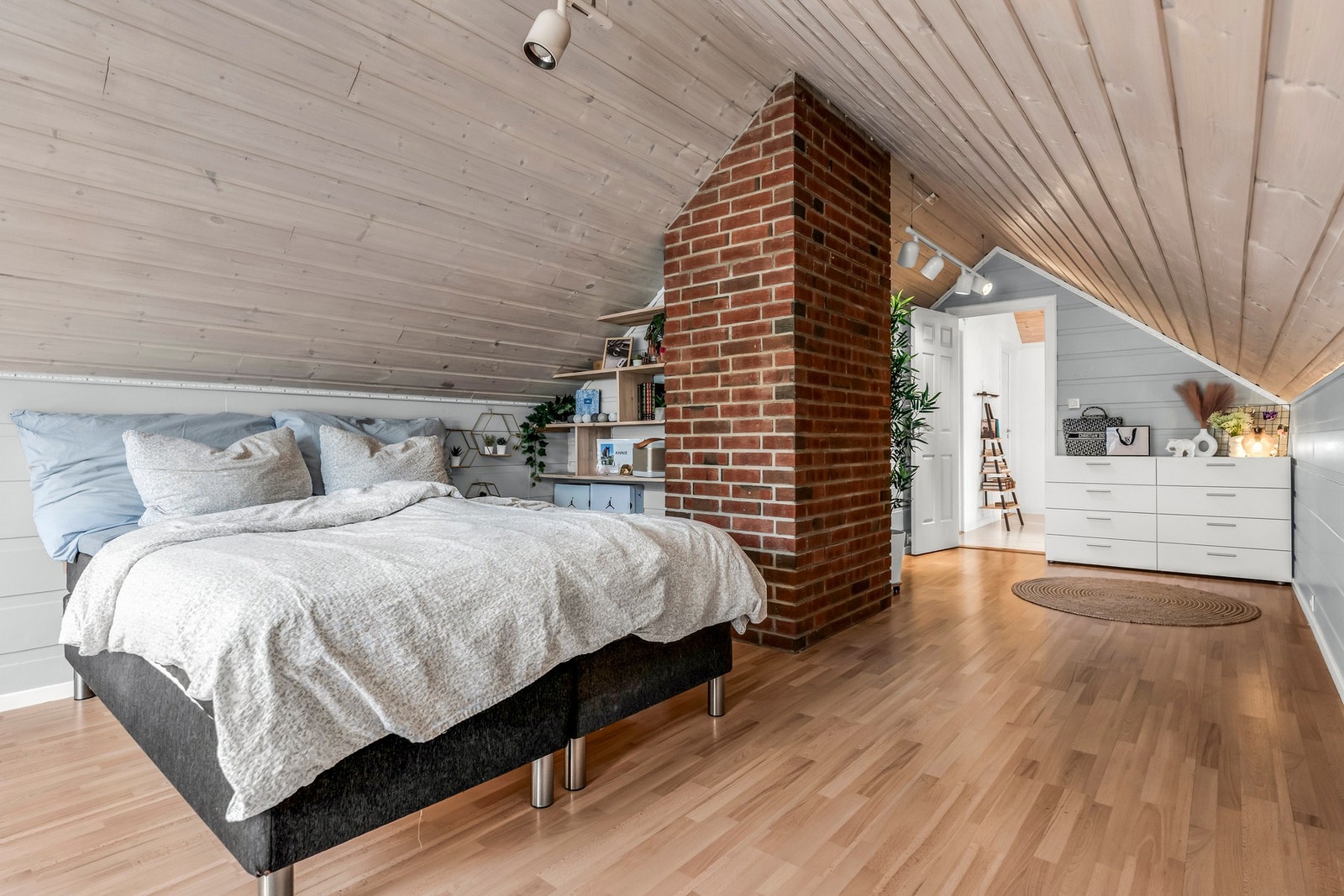 Soverom 1 i loftsetasjen Galleribilde