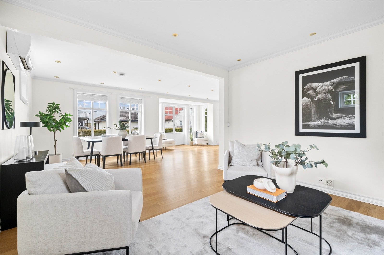 En nydelig avdeling med flotte løsninger som innbyr til trivsel og sosialt samvær. Galleribilde