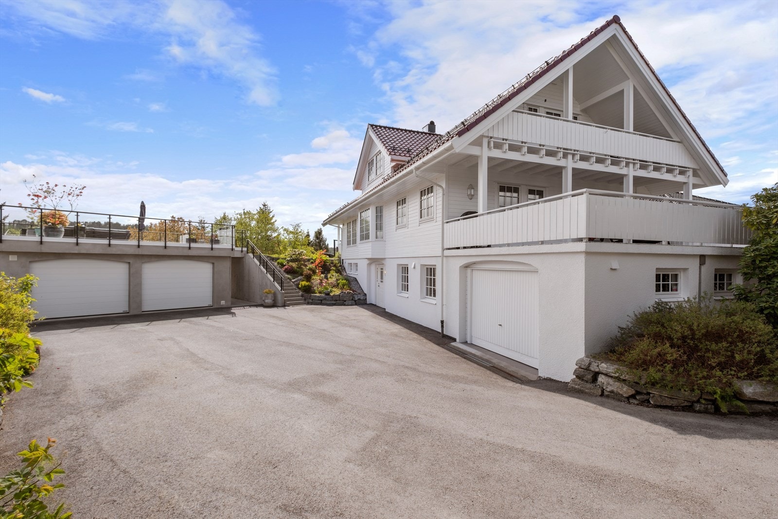 Godt med parkeringsplasser og garasjeplasser Galleribilde