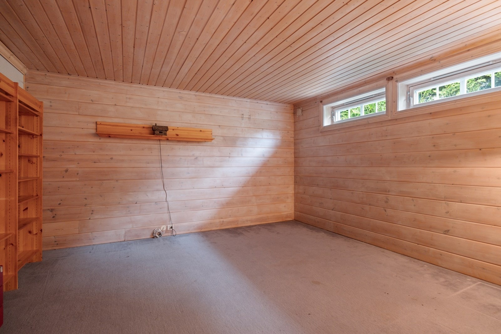 Rom i hoveddelen. Rommet er ikke godkjent for varig opphold Galleribilde