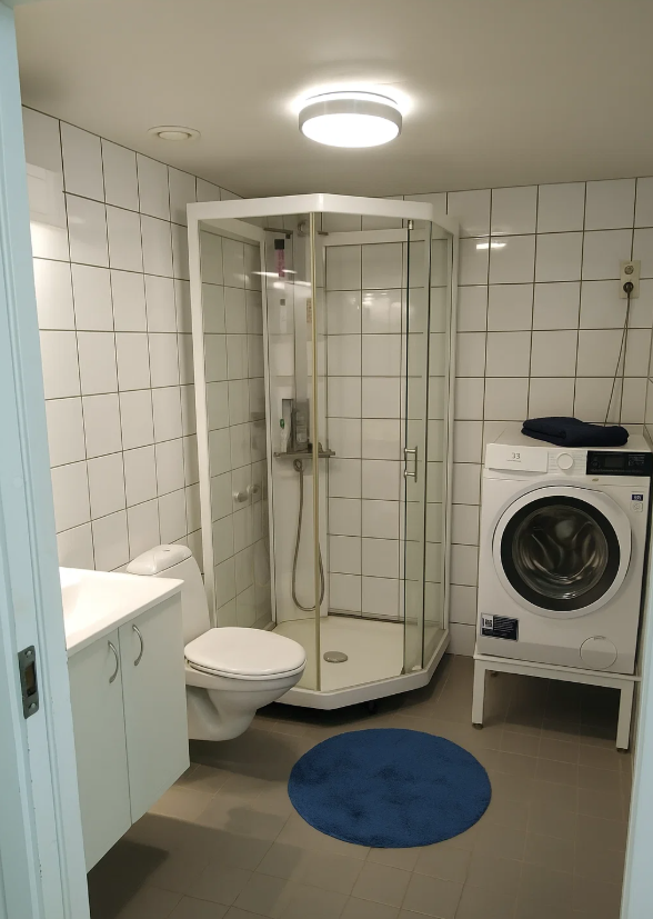 Bad 2. etasje med varmekabler og vaskemaskin Galleribilde