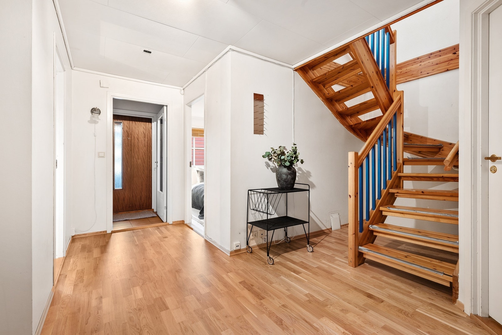 Gang i underetasjen. Galleribilde