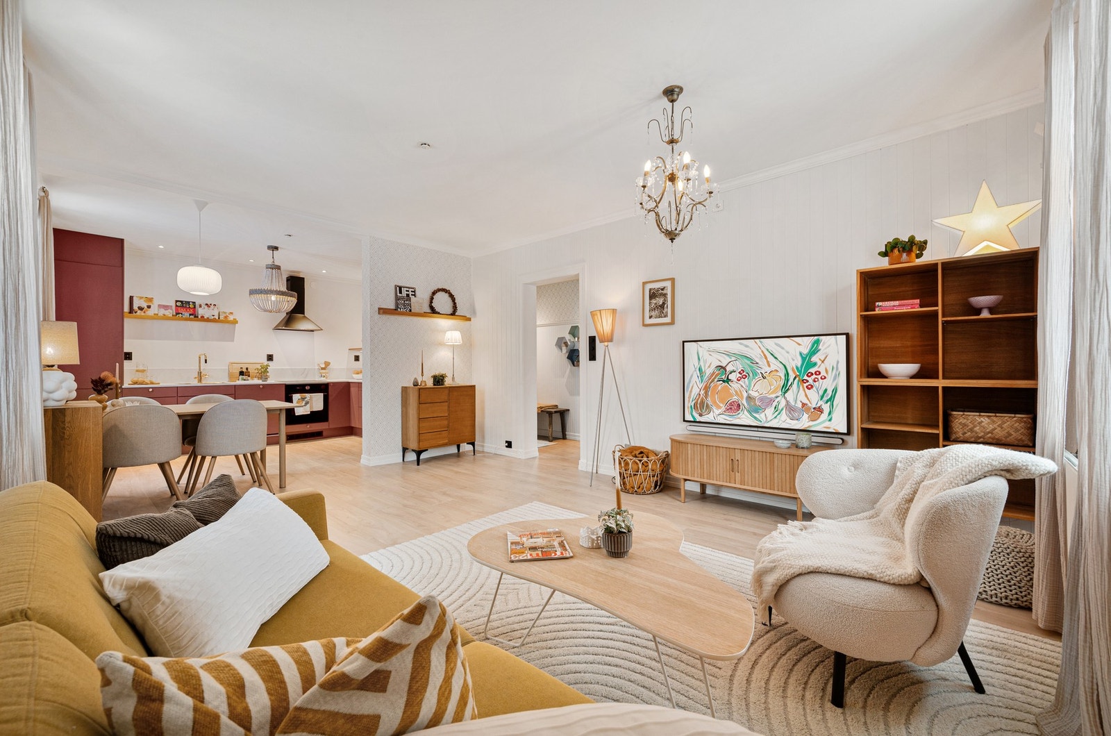 Her får du en leilighet med gjennomgående god standard, med innslag av både klassiske og moderne uttrykk. Galleribilde