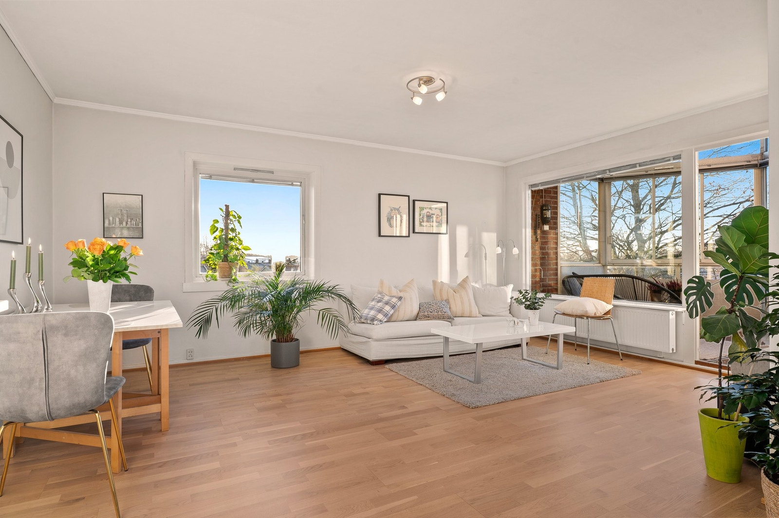 Lys og pen leilighet. Oppvarming er inkl. i fellesutgiftene Galleribilde