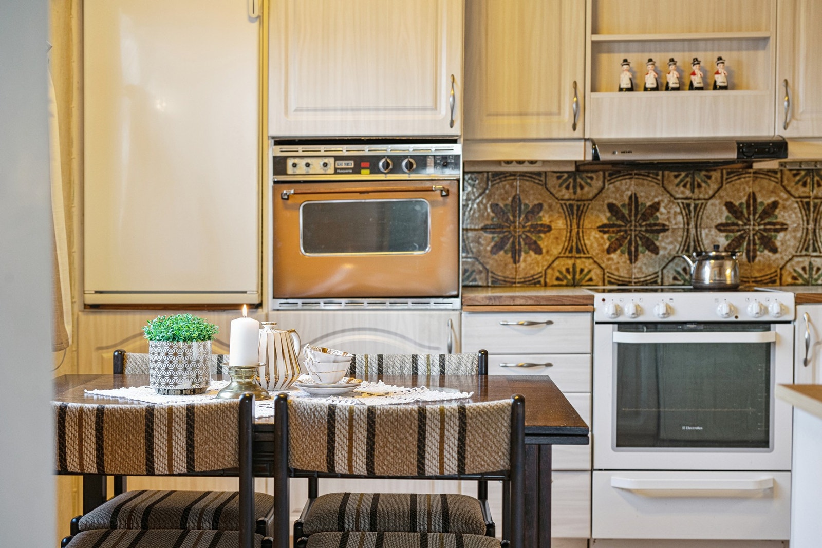 Lyst og praktisk kjøkken på 12m². Galleribilde