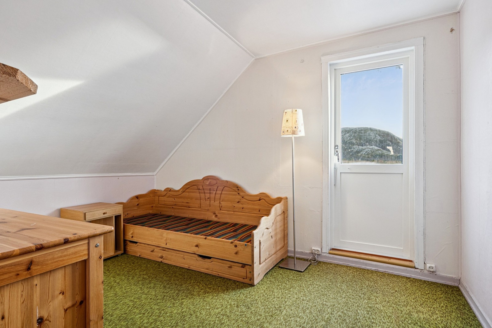 Det femte soverommet måler 8m² og har direkte utgang til boligens takterrasse. Galleribilde