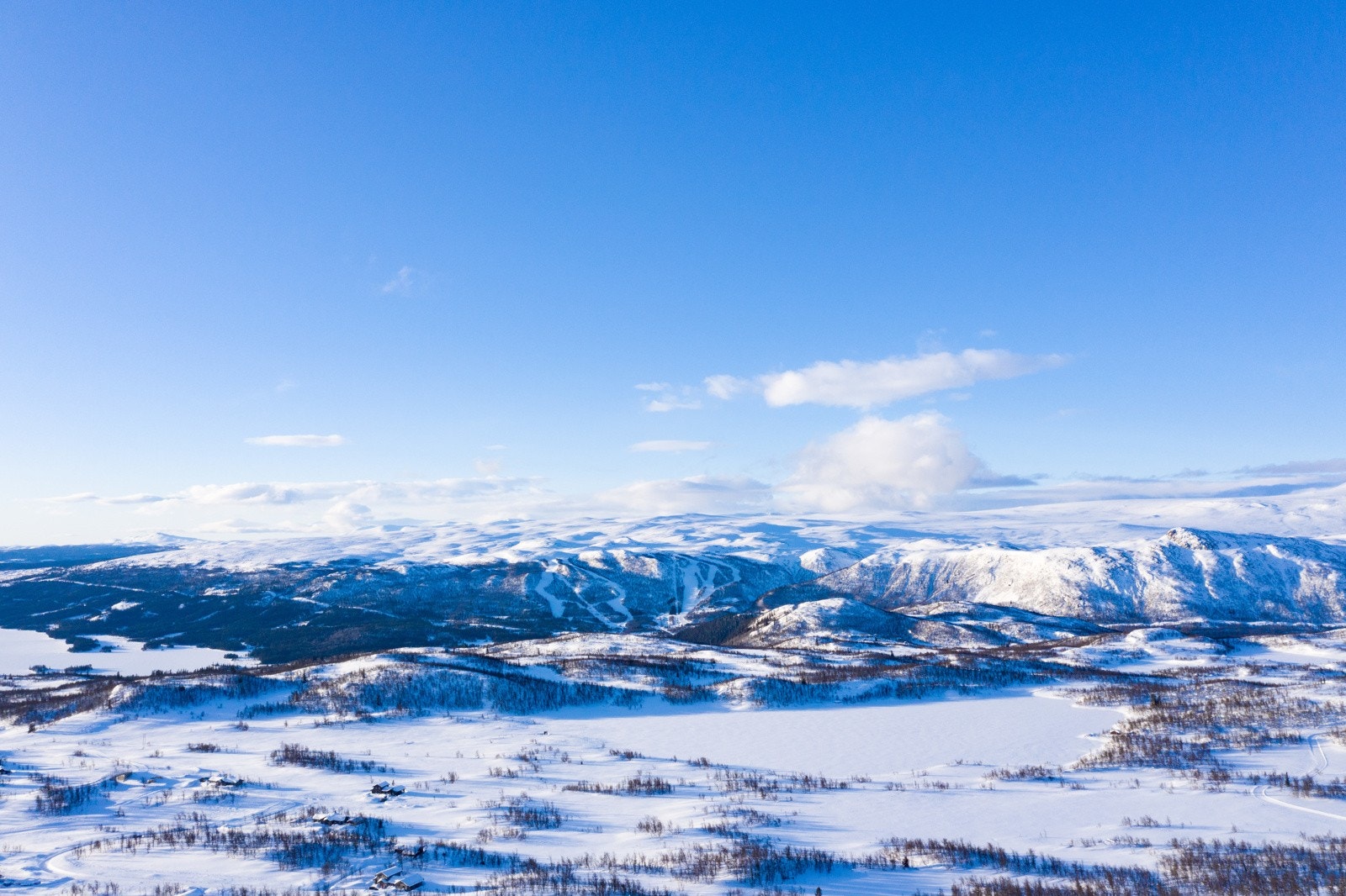 Drone mot Slettefjell og Raudalen Galleribilde