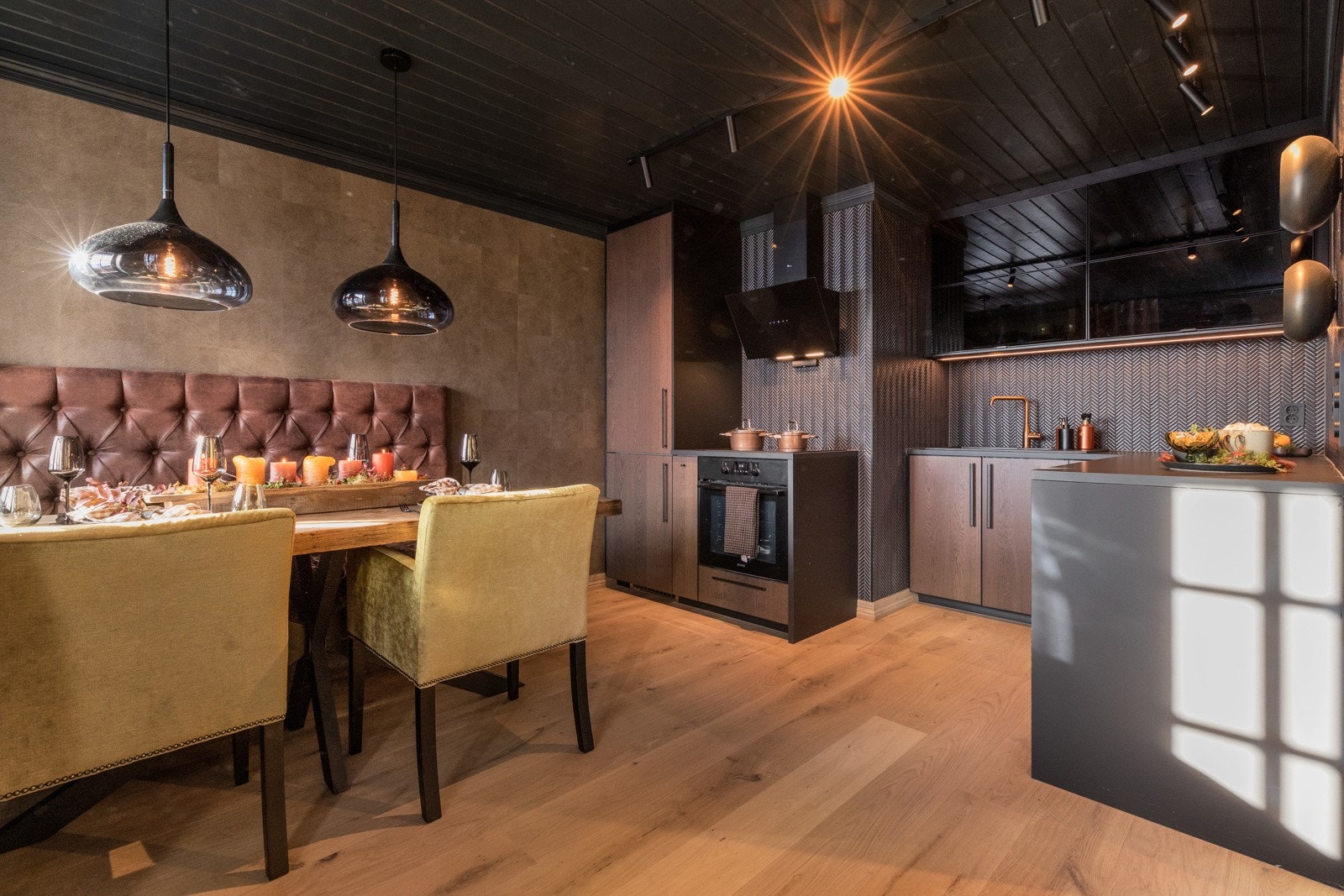 Hele leiligheten ble revet helt ned til betong i gulv og tak, og helt til termomur i yttervegger. Den ble igjen tatt i bruk 22. desember 2022 og har kun vært i bruk få ganger etter dette Galleribilde